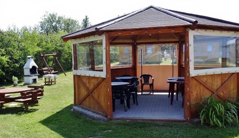 Domki Letniskowe WIKTORIA Jezierzany Extérieur photo